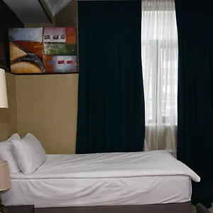  فندق Square